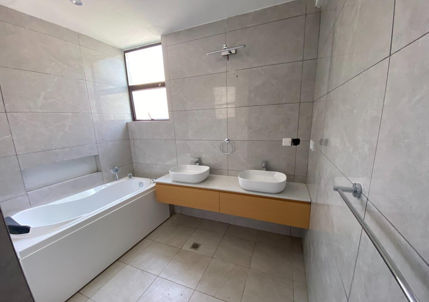 3BR with Custom Finishes & High-Speed Lifts - Kileleshwa