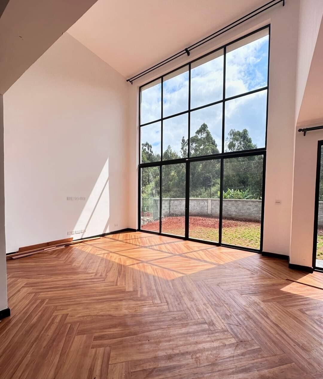 New 4BR En-Suite Townhouse with Pool & DSQ - Kitisuru