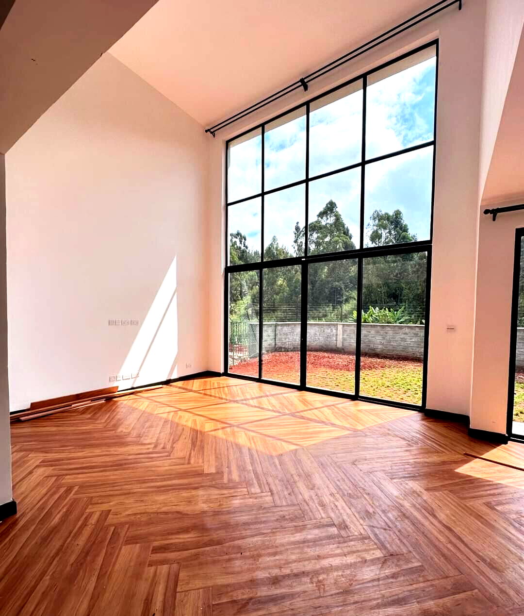 New 4BR En-Suite Townhouse with Pool & DSQ - Kitisuru