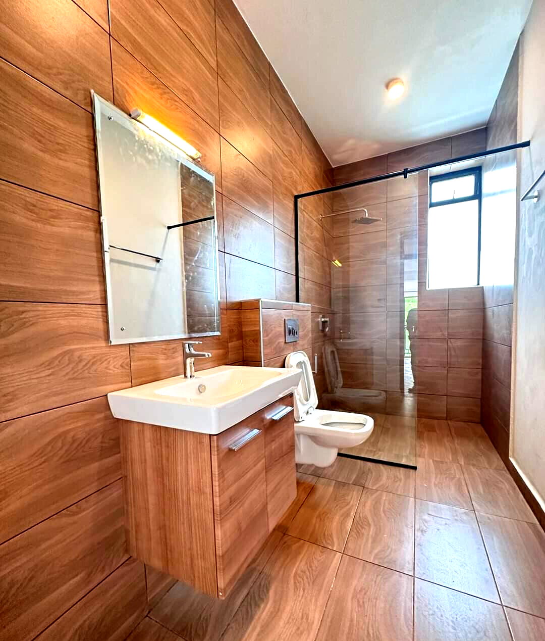 New 4BR En-Suite Townhouse with Pool & DSQ - Kitisuru