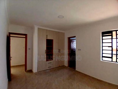 4bdrm Bungalow in Membley for sale - Image 3