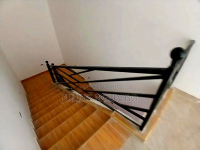 4bdrm Bungalow in Membley for sale - Image 8