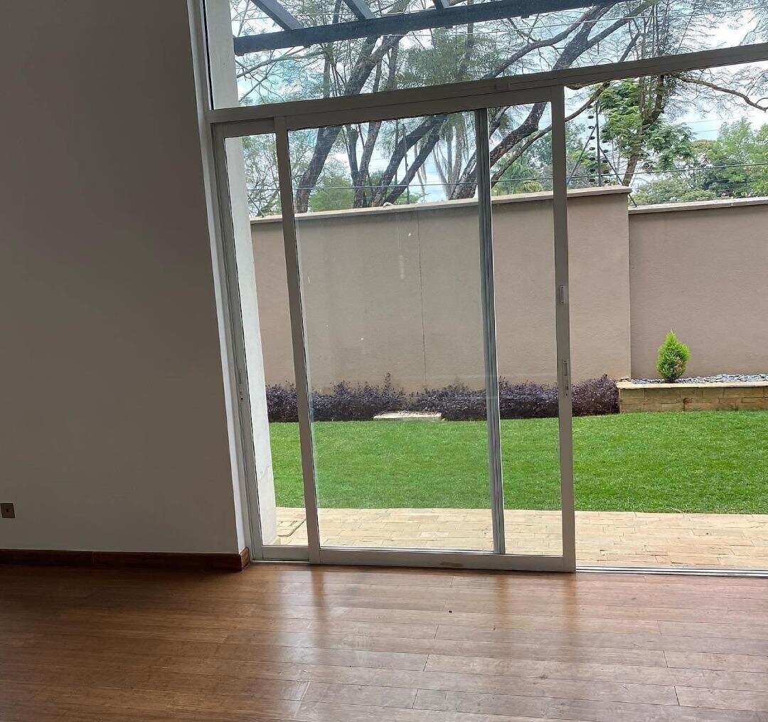 4-Ensuite Townhouse with Gym & Private Garden - Lavington