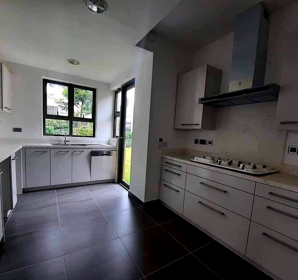 5-Ensuite Townhouse with Private Gym & Pool in UN Green Zone – Karen