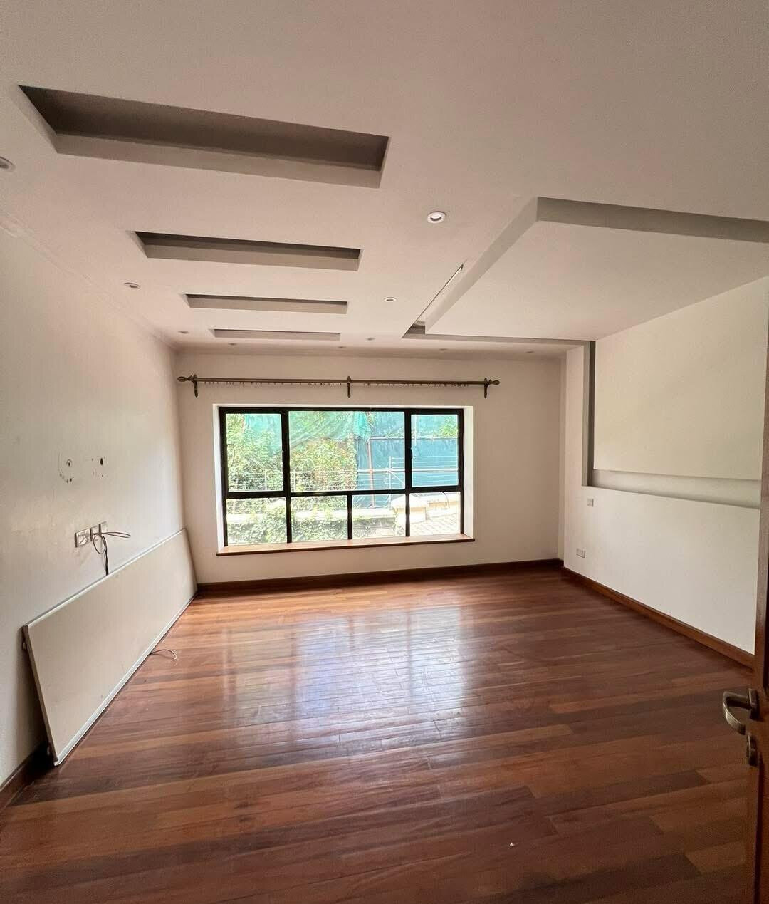 5-Ensuite Townhouse with Private Garden & DSQ - Lavington