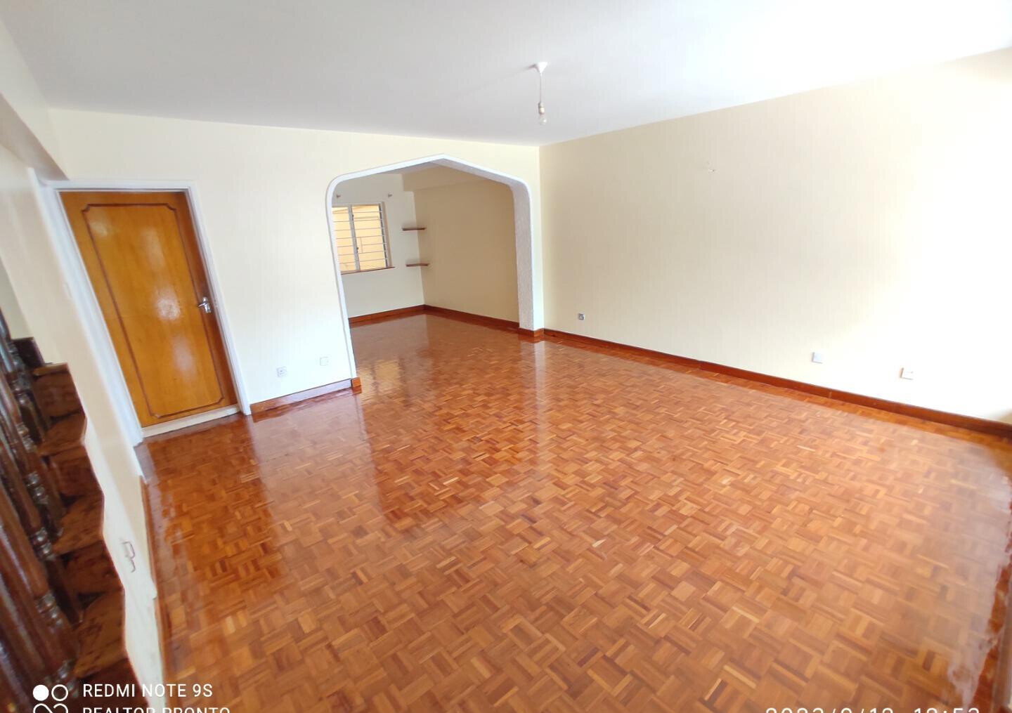 3BR Townhouse with Wooden Floors & DSQ - Kilimani