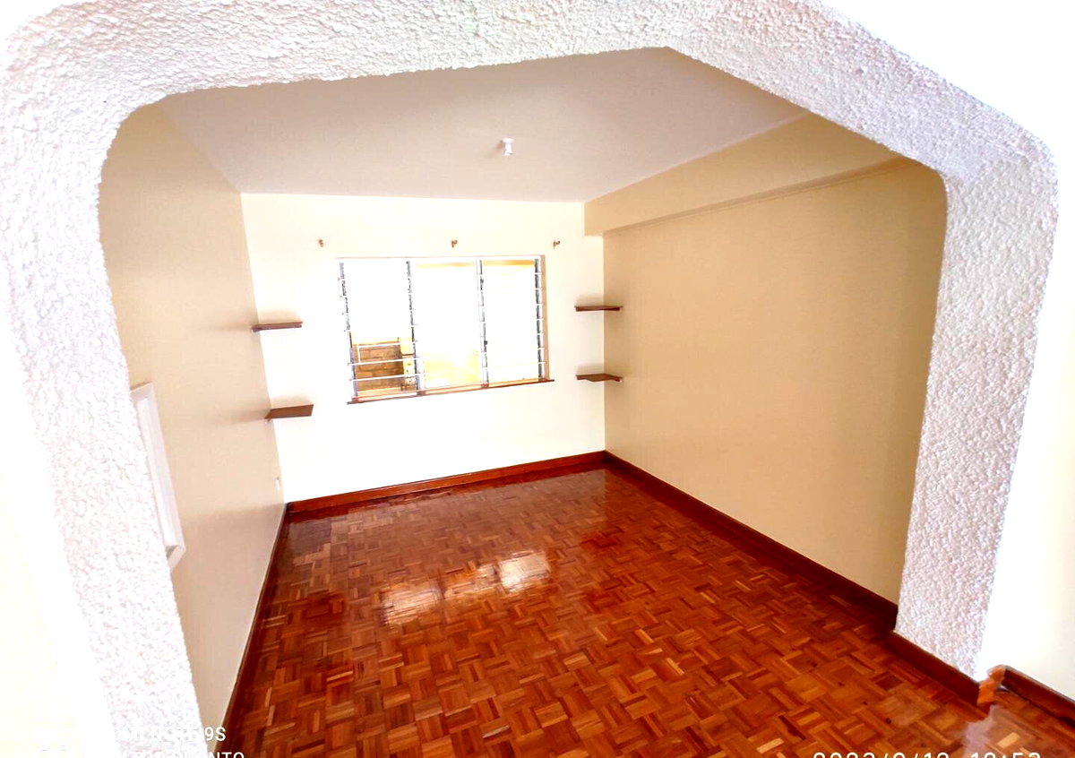 3BR Townhouse with Wooden Floors & DSQ - Kilimani