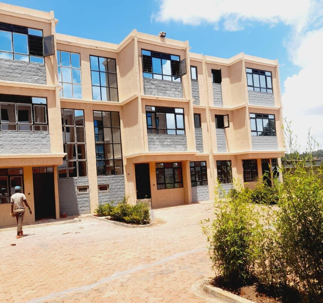 4BR Townhouse with Clubhouse & Solar Heating - Gikambura