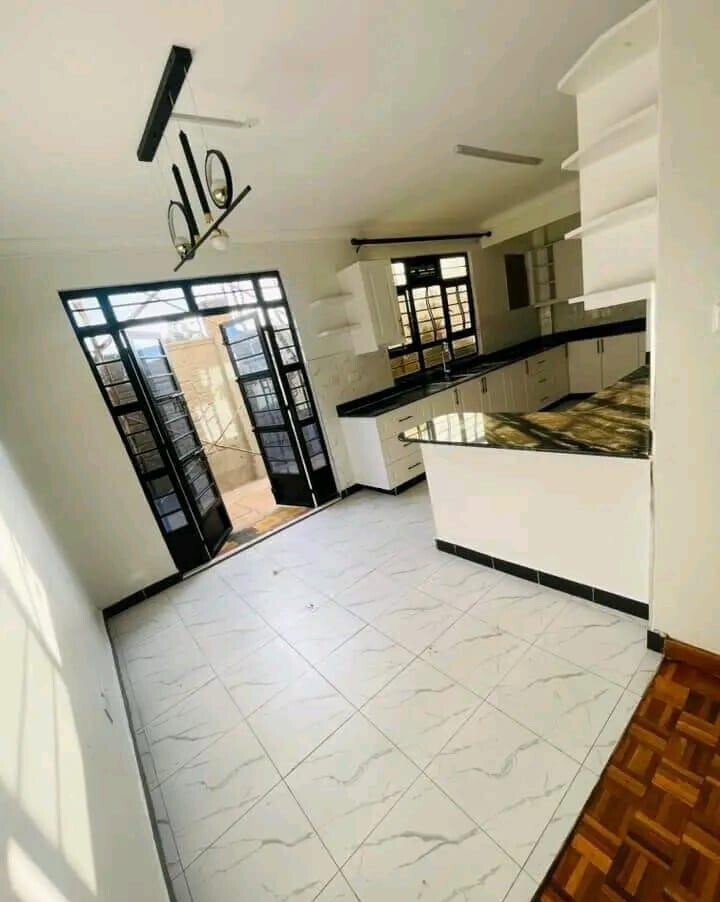 4BR Townhouse with Clubhouse & Solar Heating - Gikambura