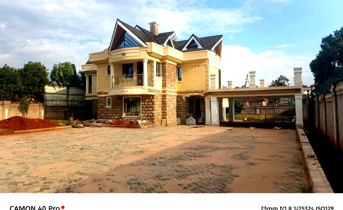 5-Bedroom Townhouse with Suspended Pool & Secret Room - Thome