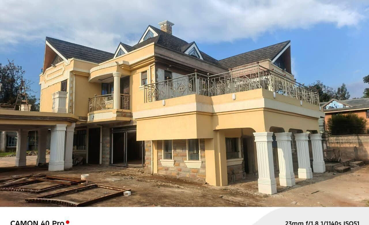 5-Bedroom Townhouse with Suspended Pool & Secret Room - Thome
