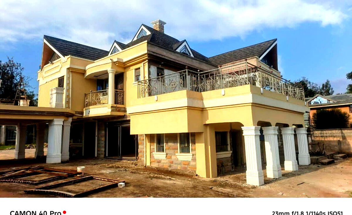 5-Bedroom Townhouse with Suspended Pool & Secret Room - Thome