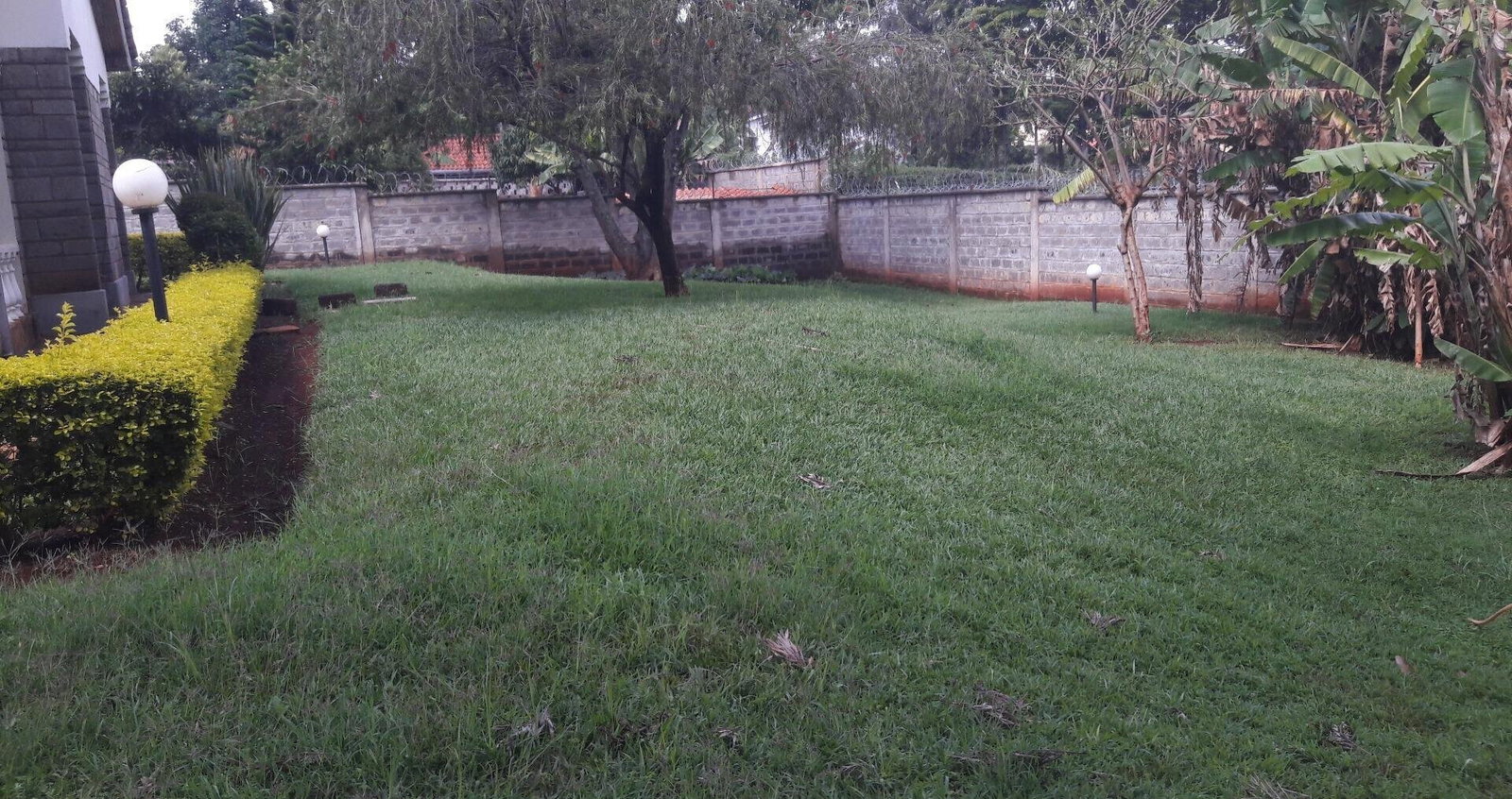Half Acre Haven with 5BR