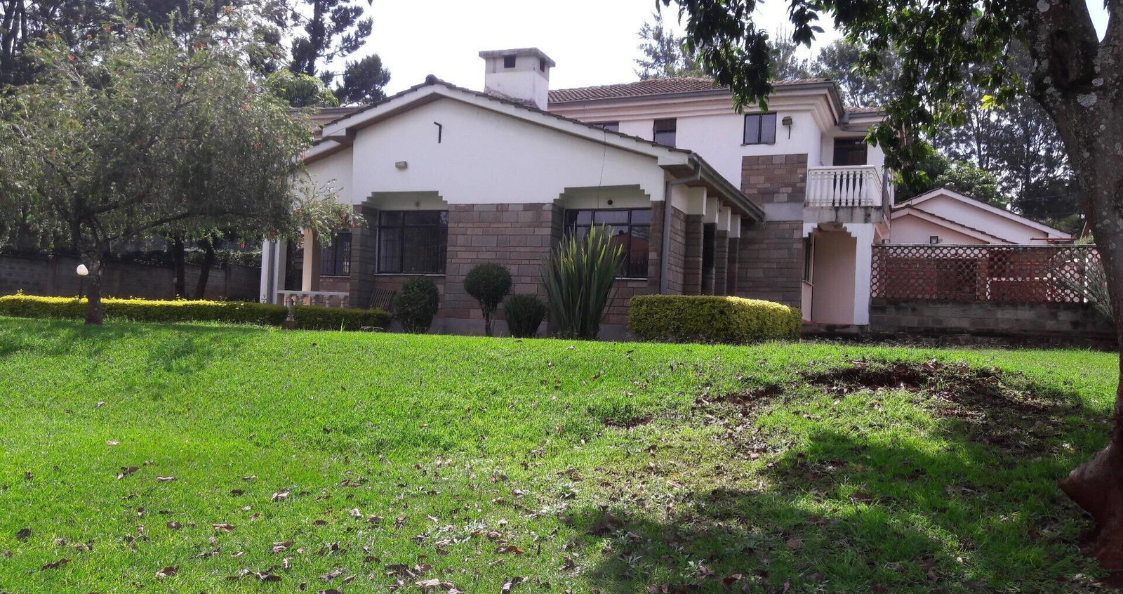 Half Acre Haven with 5BR