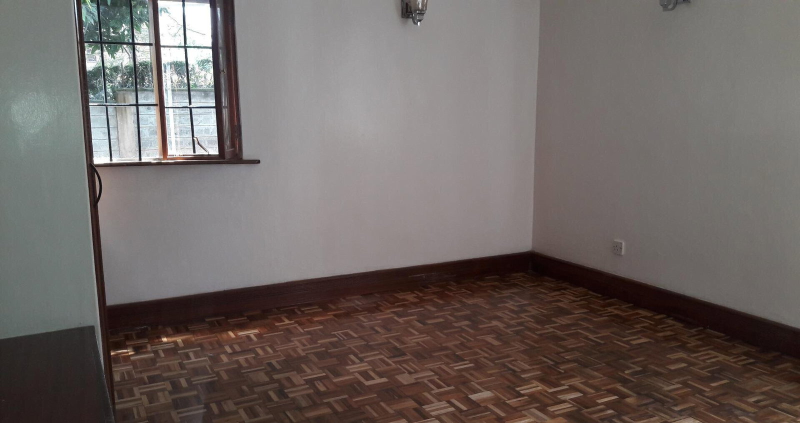 Half Acre Haven with 5BR