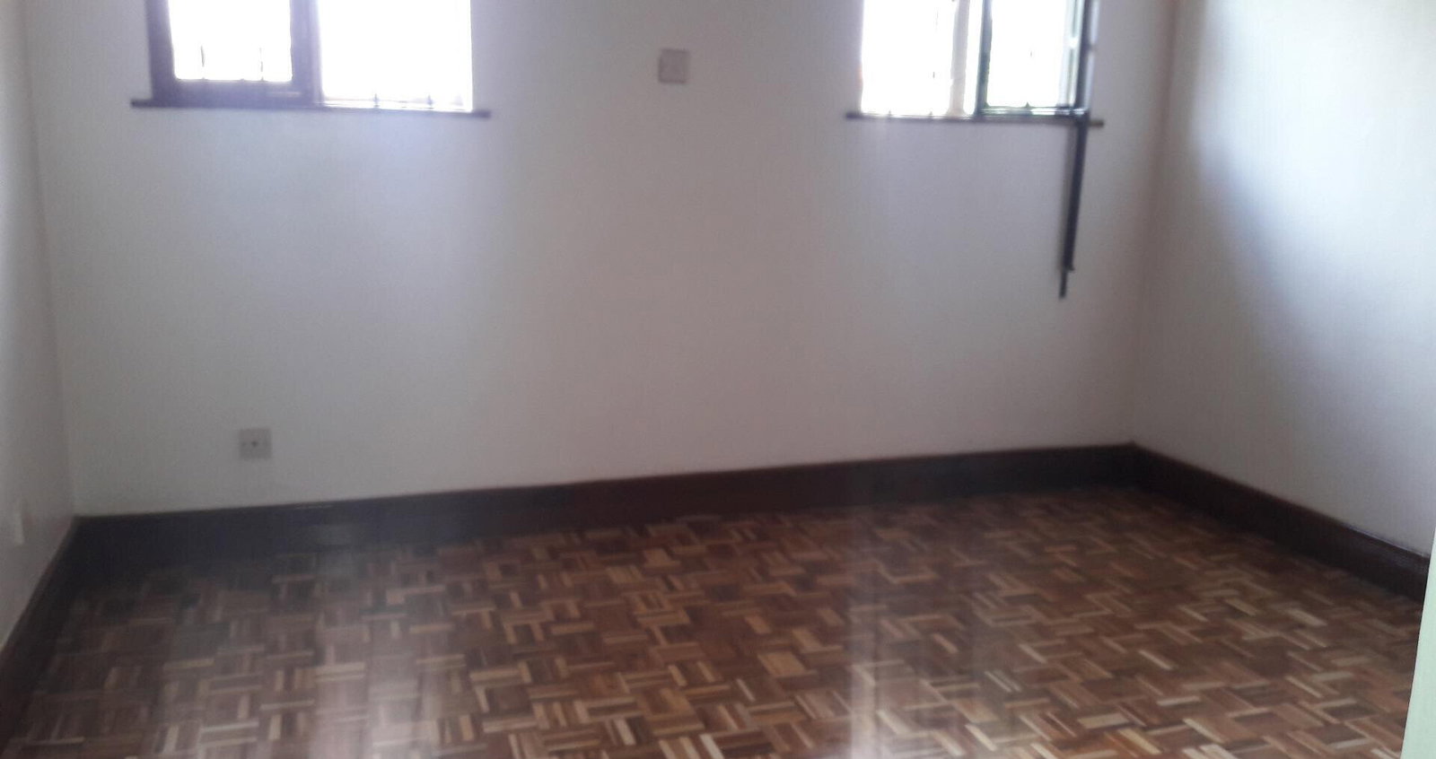 Half Acre Haven with 5BR