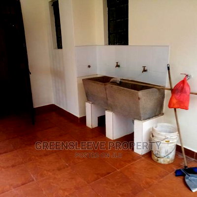 4bdrm Townhouse in Hardy for Rent - Image 15