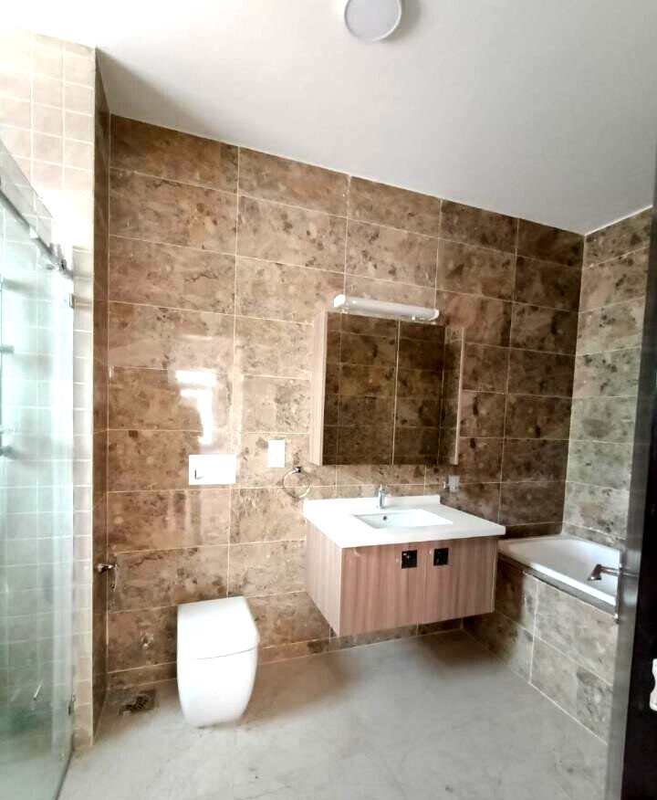 5-Ensuite Townhouse with Large Private Garden & Generator - Lavington
