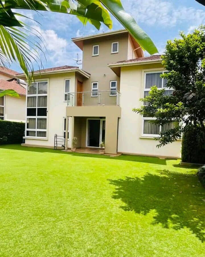 4BR All-Ensuite Townhouse with Private Garden & DSQ - Iguta Paradise, Ruiru