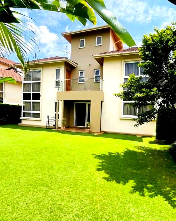 4BR All-Ensuite Townhouse with Private Garden & DSQ - Iguta Paradise, Ruiru
