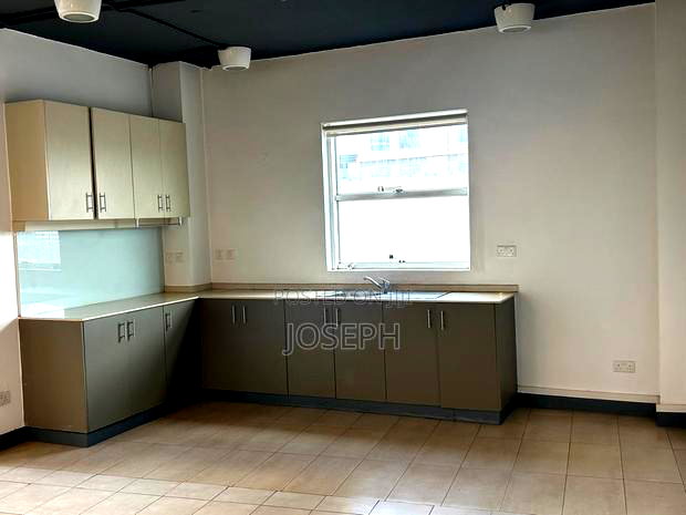 Office Space to Let in Westland's