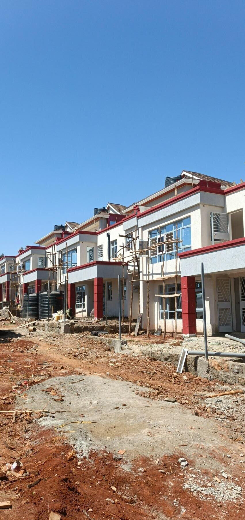 5BR All-Ensuite Townhouse with DSQ & Rooftop Terrace - Kamangu