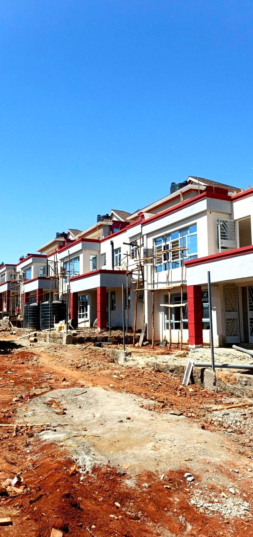 5BR All-Ensuite Townhouse with DSQ & Rooftop Terrace - Kamangu
