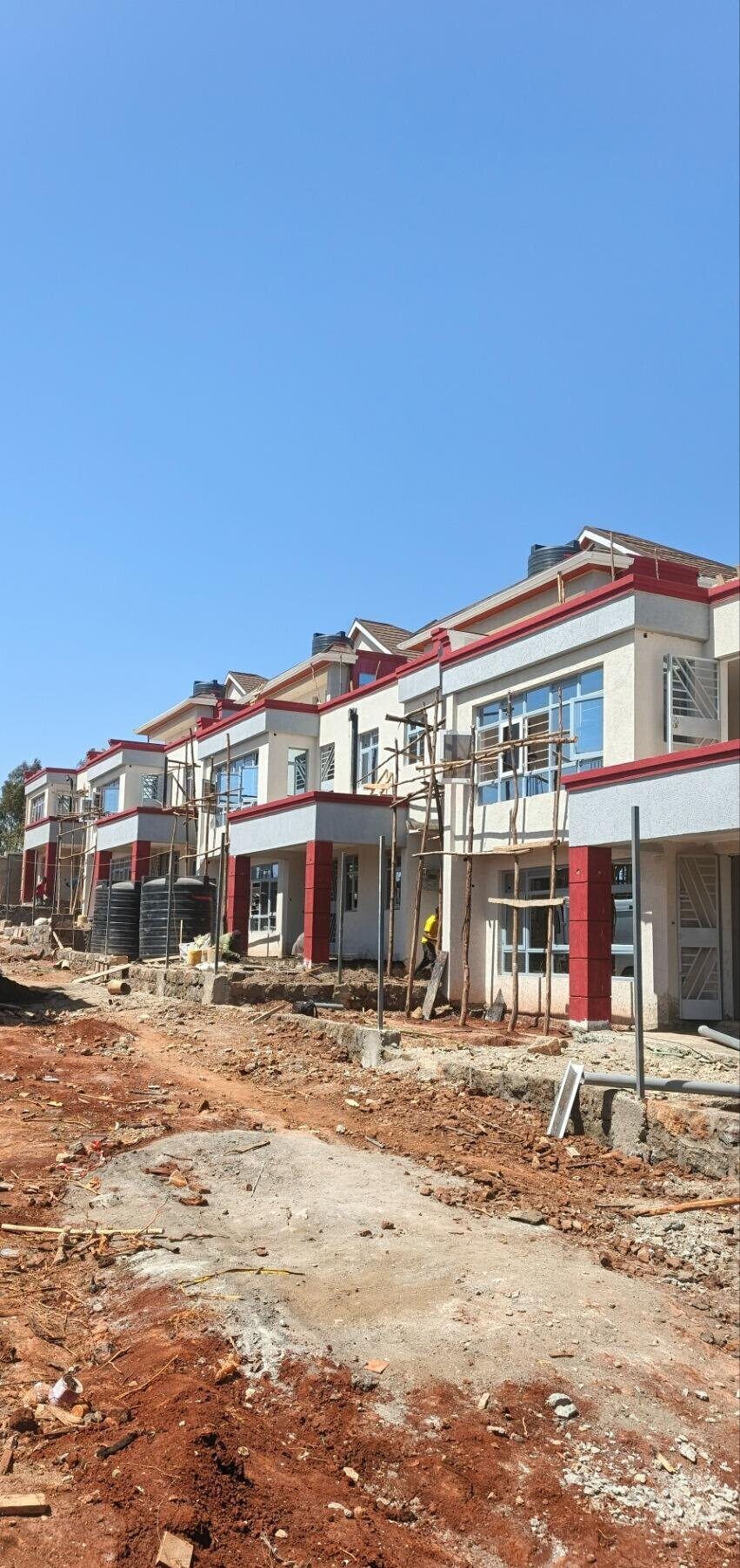 5BR All-Ensuite Townhouse with DSQ & Rooftop Terrace - Kamangu