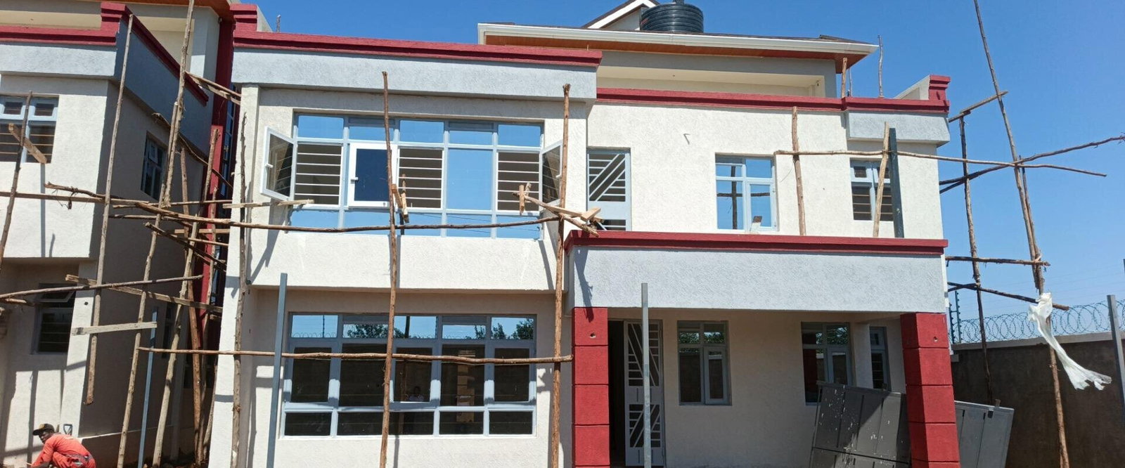 5BR All-Ensuite Townhouse with DSQ & Rooftop Terrace - Kamangu