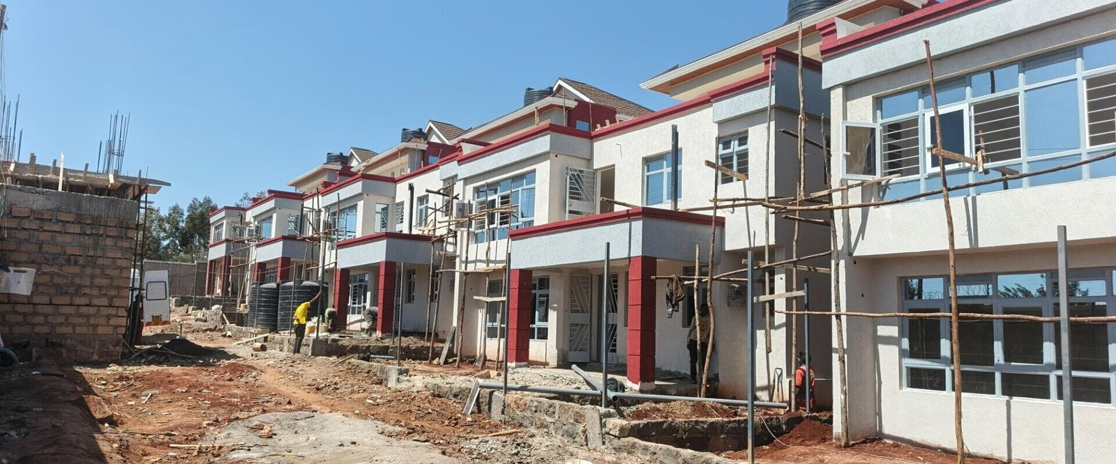 5BR All-Ensuite Townhouse with DSQ & Rooftop Terrace - Kamangu