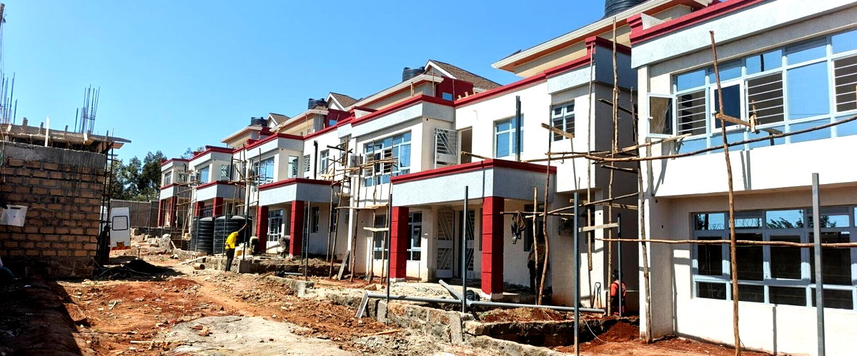 5BR All-Ensuite Townhouse with DSQ & Rooftop Terrace - Kamangu