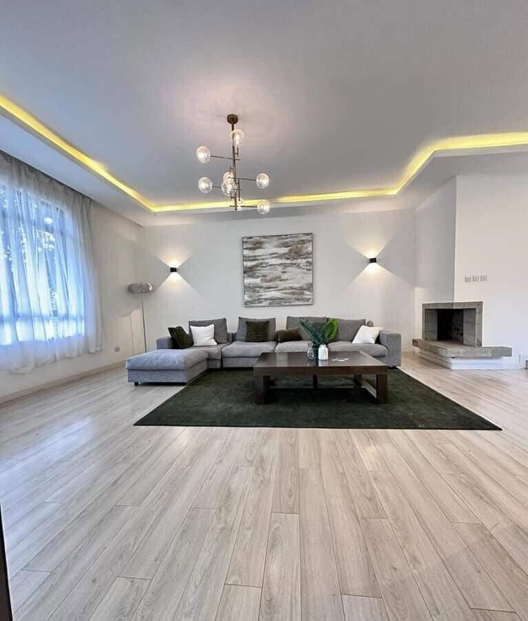 5-Ensuite Townhouse with Fireplaces & Forest Views – Karen