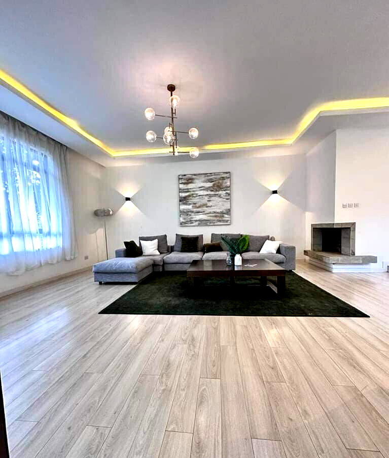 5-Ensuite Townhouse with Fireplaces & Forest Views – Karen