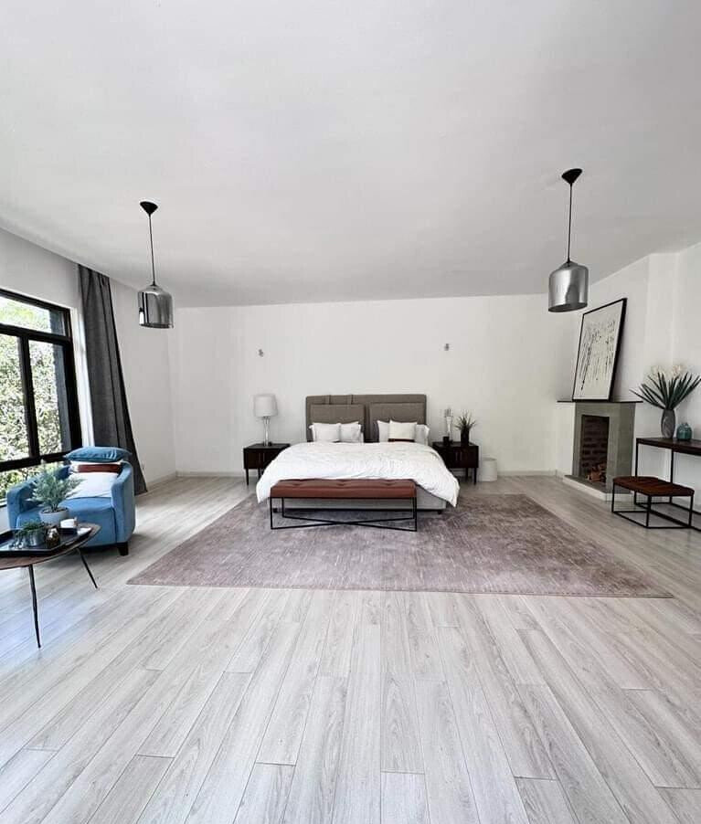 5-Ensuite Townhouse with Fireplaces & Forest Views – Karen
