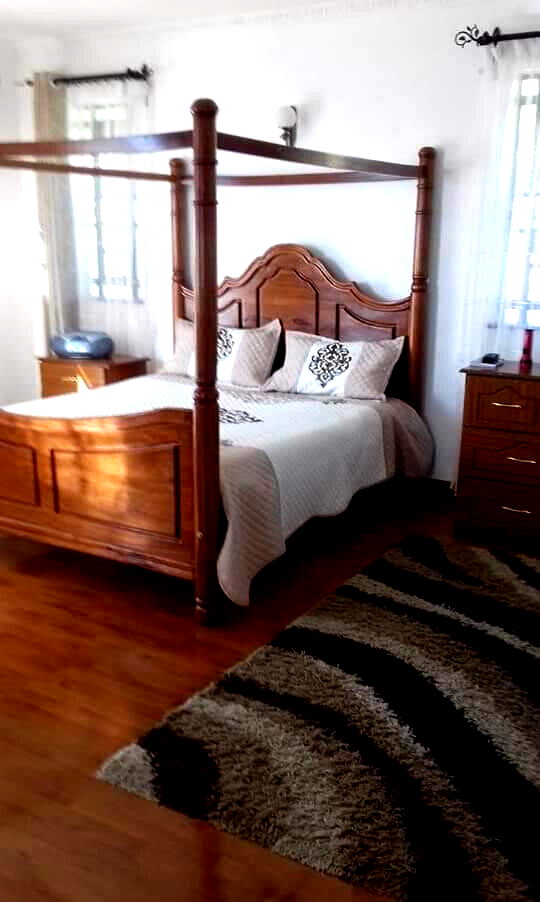 4-Ensuite Standalone Townhouse with All Ensuite Rooms – Karen
