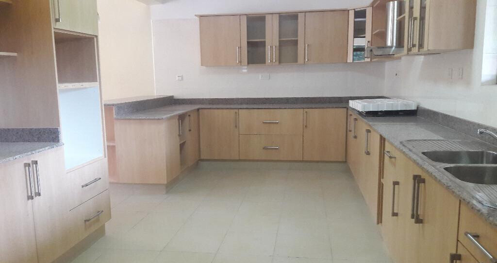 Brand New 4BR All-Ensuite Townhouse with Fireplace - Kileleshwa