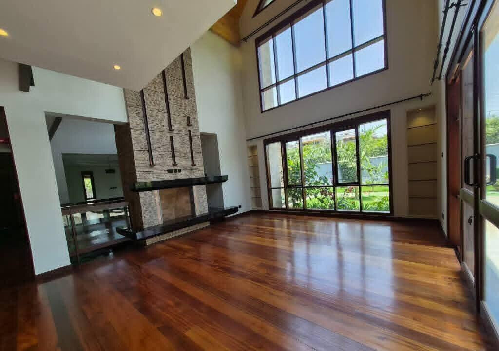 4BR Ambassadorial Residence with Guest Wing & Pool - Runda