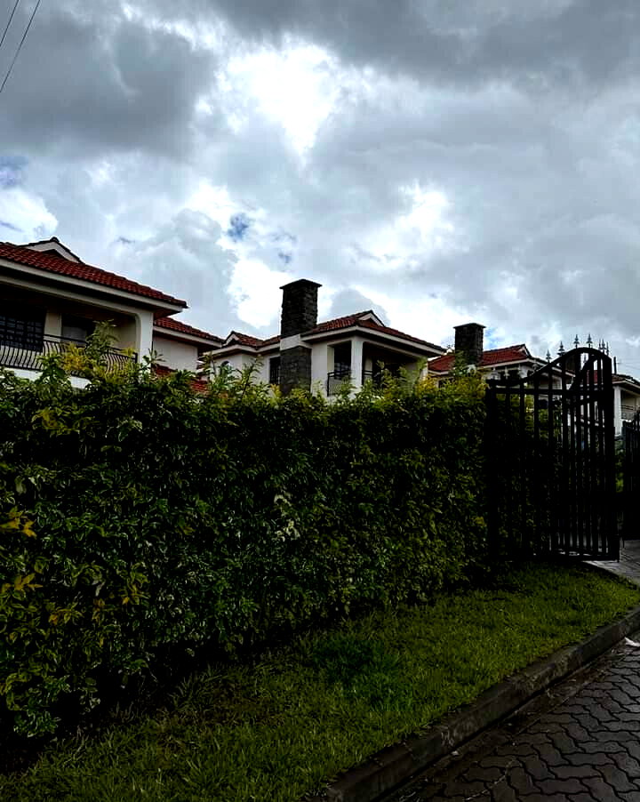 4BR All-Ensuite Villa with Fireplace & Private Gate - Ngong