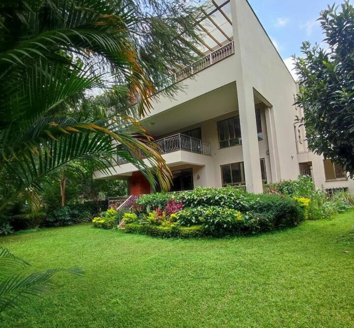 5BR Garden Home with Parking