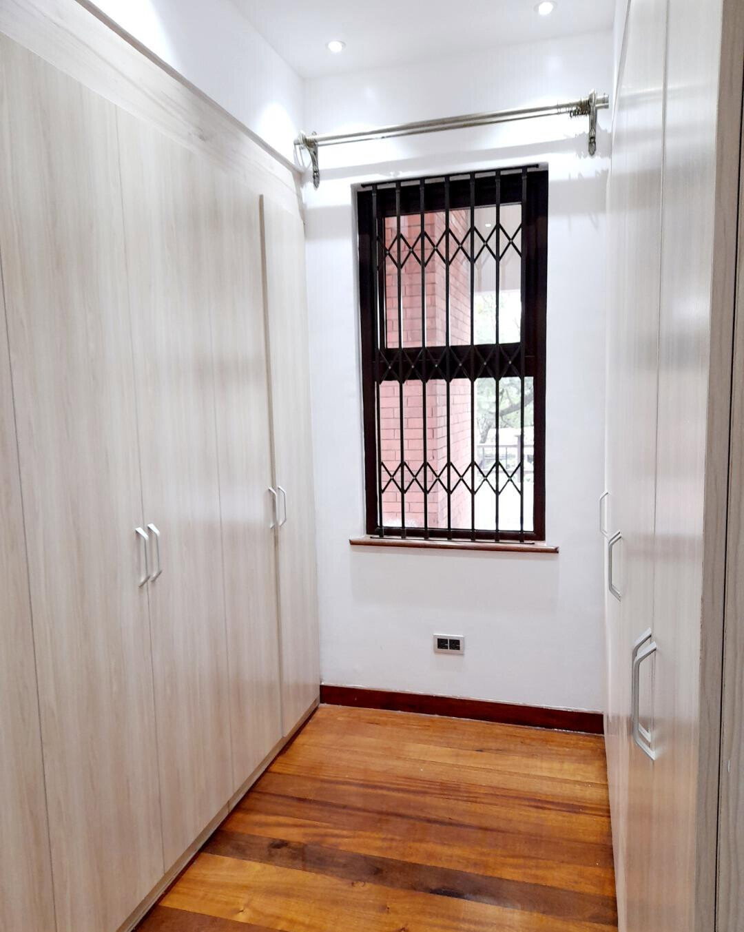 5BR Garden Home with Parking