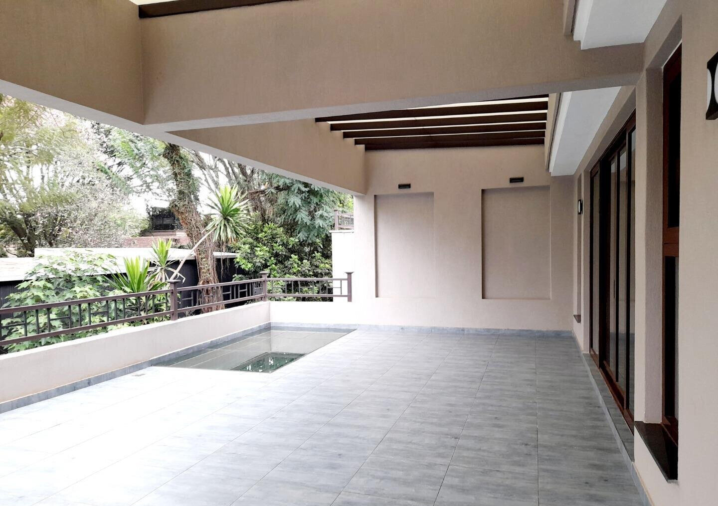 5BR Garden Home with Parking
