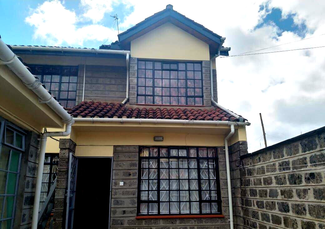 Remodeled 4BR Townhouse with DSQ & Underground Water Tank - South C