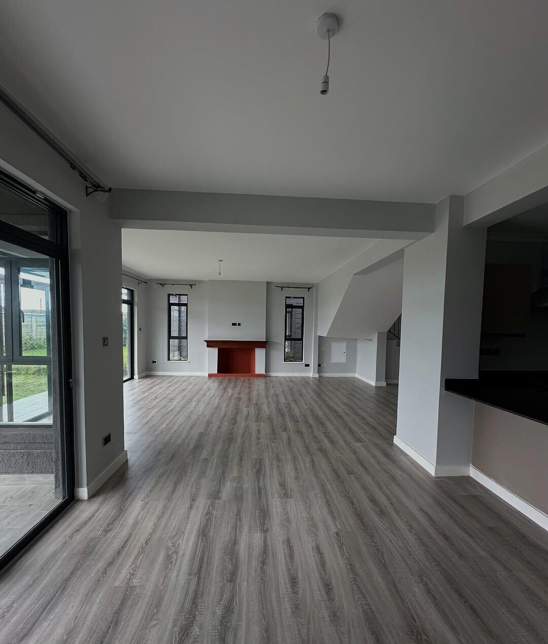 3BR Townhouse with Pool, Gym & Staff Quarters - Runda