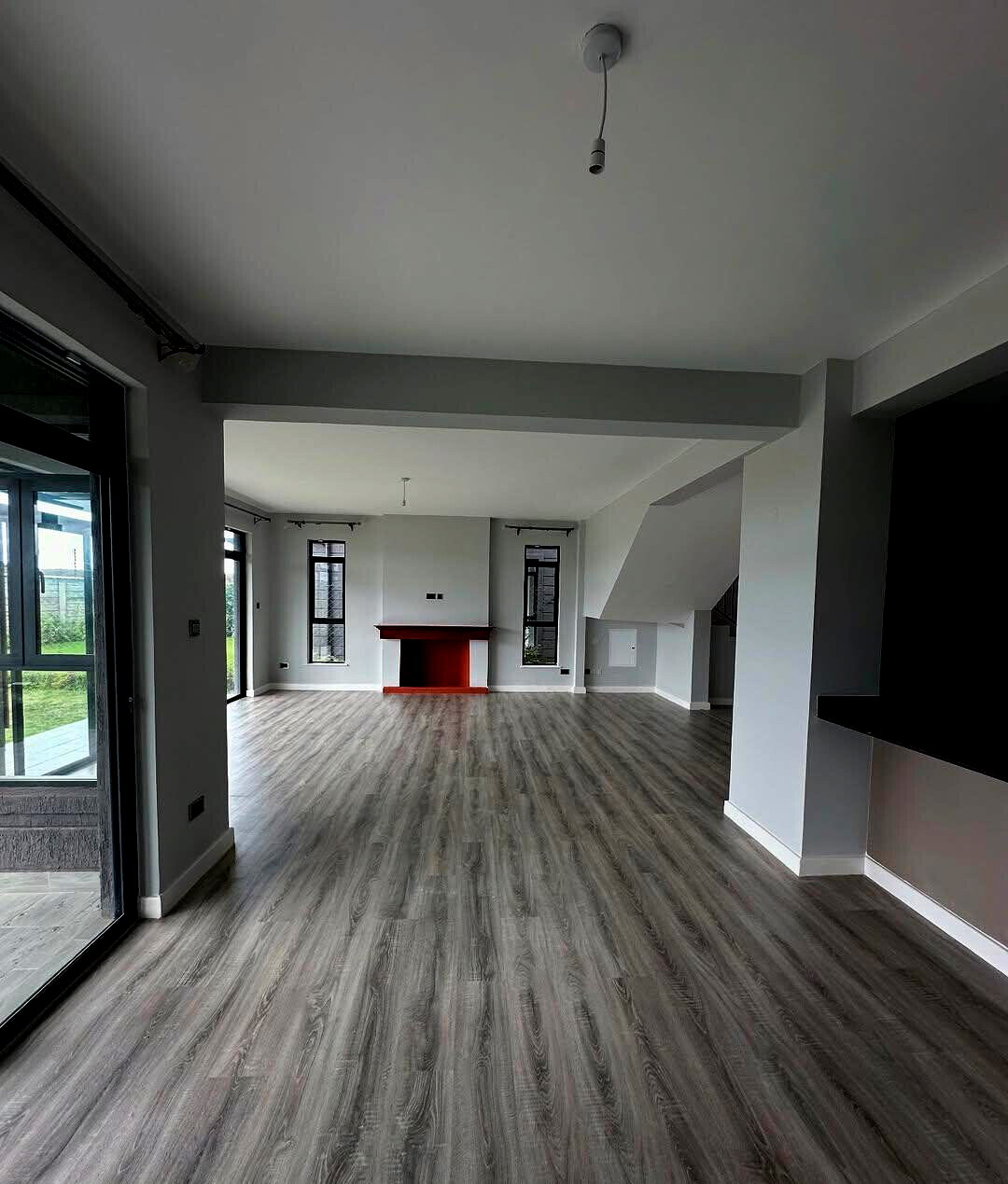 3BR Townhouse with Pool, Gym & Staff Quarters - Runda