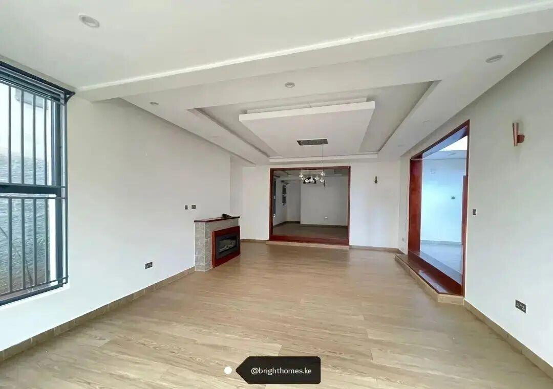5-Bed Townhouse with Fireplace & DSQ in Gated Lavington