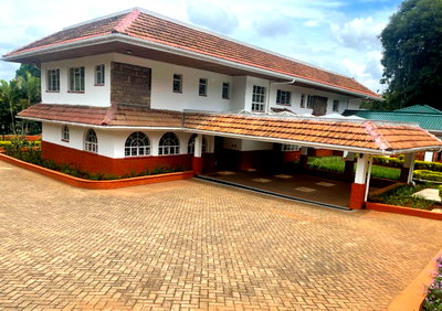 0.8 Acre Lavington Gem with Garden at KSh 300M