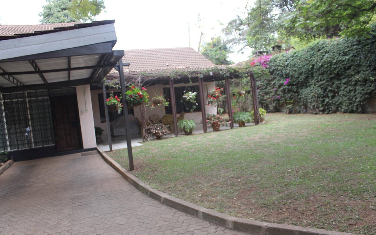 3BR Bungalow on Quarter Acre with Garden - Kilimani