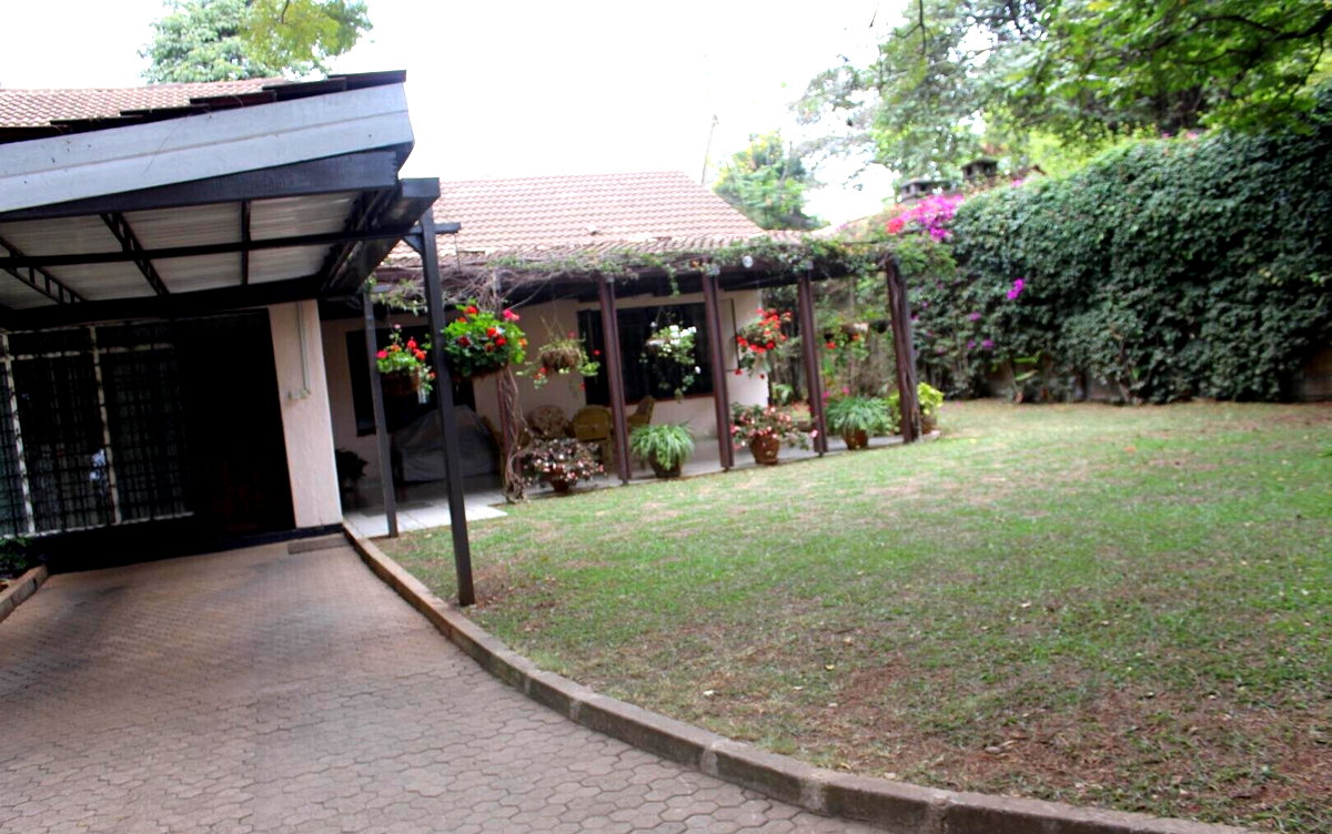3BR Bungalow on Quarter Acre with Garden - Kilimani