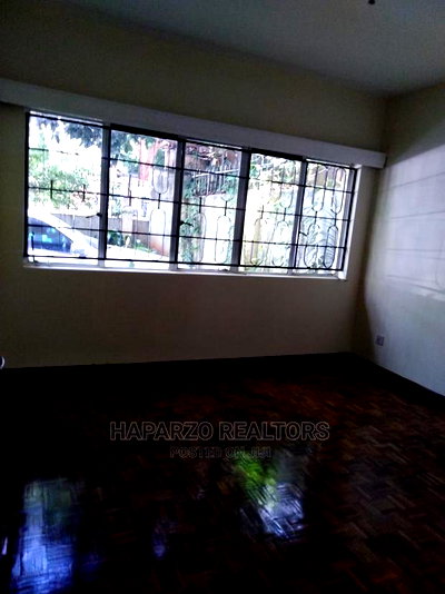 To Let: 3bedroom Commercial Apartment - Image 6