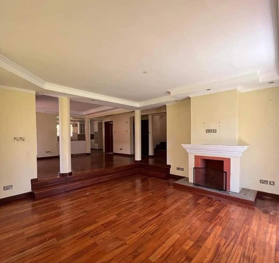 5-Ensuite Townhouse with Closed Kitchen & Spacious Sitting Area - Lavington